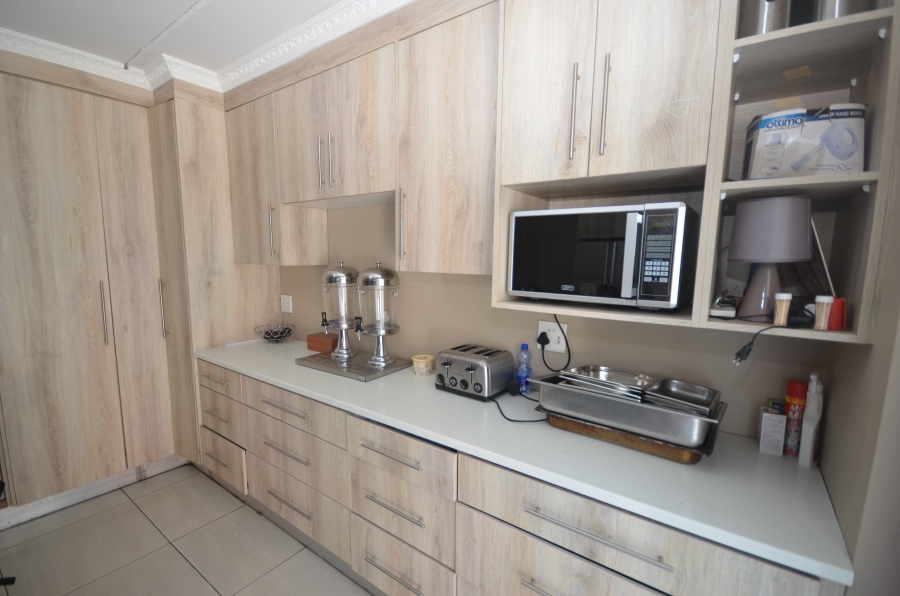 Commercial Property for Sale in Amalinda Eastern Cape
